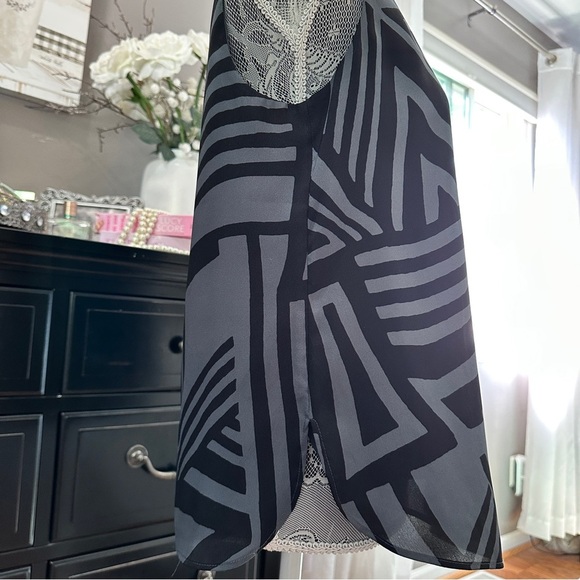 LOFT Black & Gray Geometric Print Tank Top – Size S - Picture 9 of 13